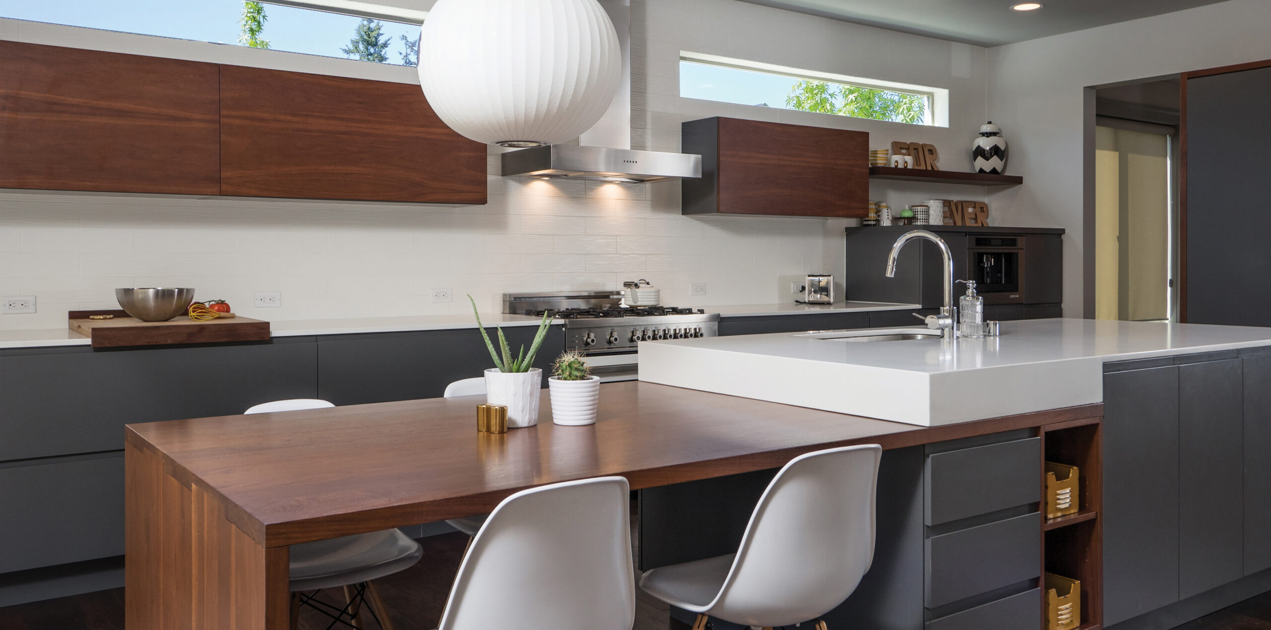 Modern style kitchen